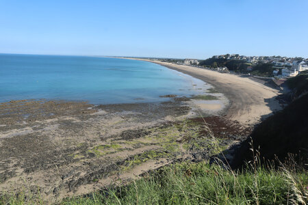 2023 09 15 De Coudeville-sur-Mer à Granville, IMG_5647 La plage de Donville depuis les falaises de la pointe du Lude