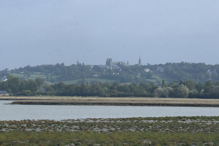 2023 09 19 De Saint-Quentin-sur-le-Homme au Mont-Saint-Michel, IMG_5903 Dernière vue sur Avranches près de la pointe de la Roche-Torin